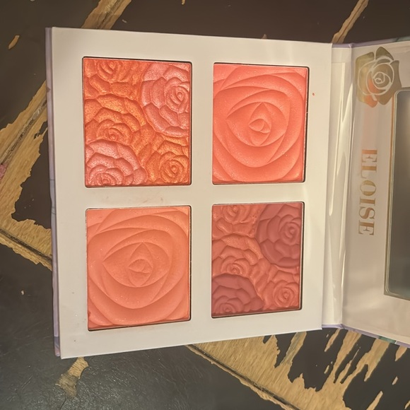 Blush and Glow Palette - Picture 2 of 2
